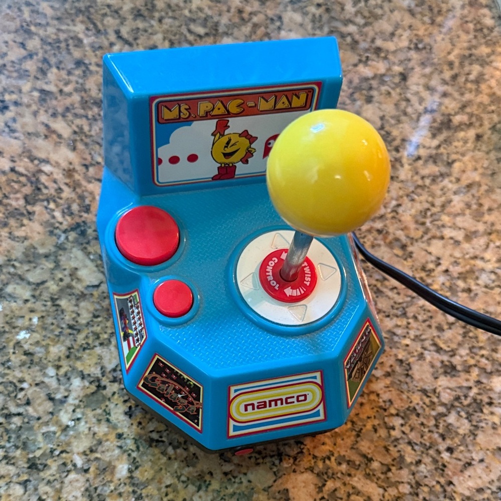 Jakks Pacific Ms. PAC-MAN Plug & Play TV Game